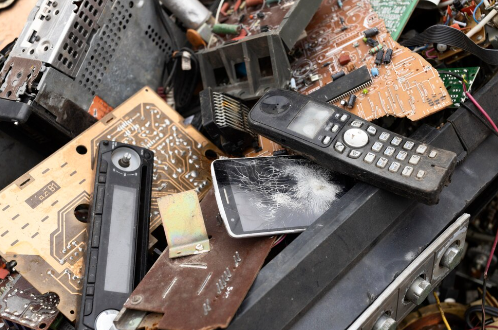 India's booming tech scene generates a mountain of e-waste. 